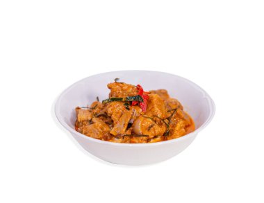 Körili kızarmış domuz pirzolası, Tayland yemeği, lezzetli kalın, biraz baharatlı beyaz arka plan.