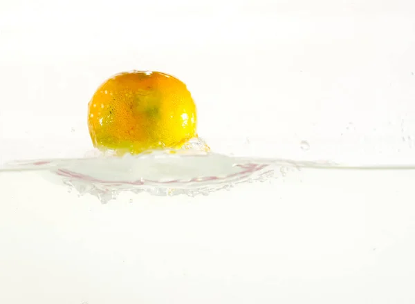 Fresh Orange Fruit Water Splash Isolate White Background — Stock Photo, Image