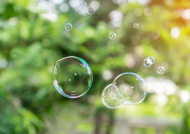 Odak arkaplanı dışında çorba köpüğü.