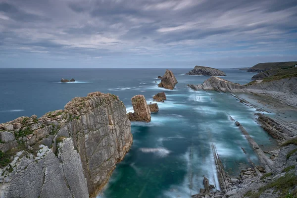 Longue Exposition Sur Côte Liencres Santander Photos De Stock Libres De Droits