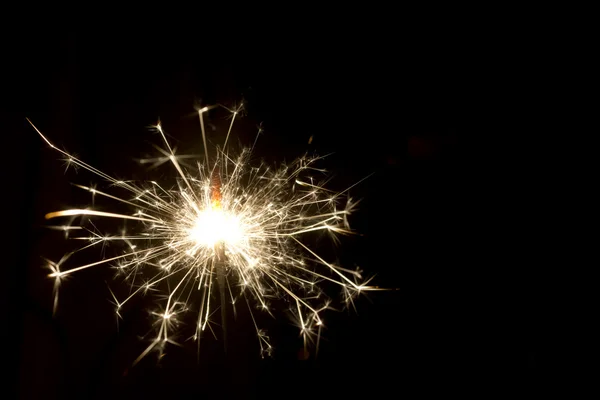 Karanlıkta kıvılcımlar