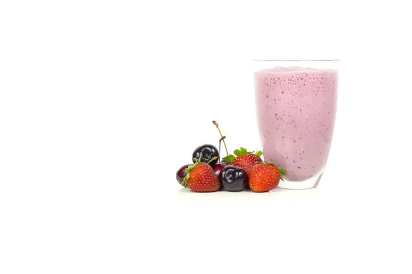 Çilek ve kiraz smoothie