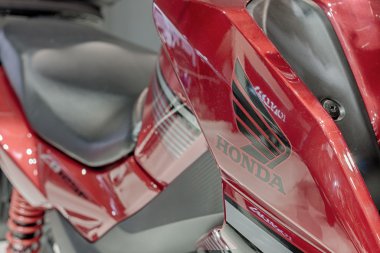 Motosiklet Honda Cb 125f yan görünüm