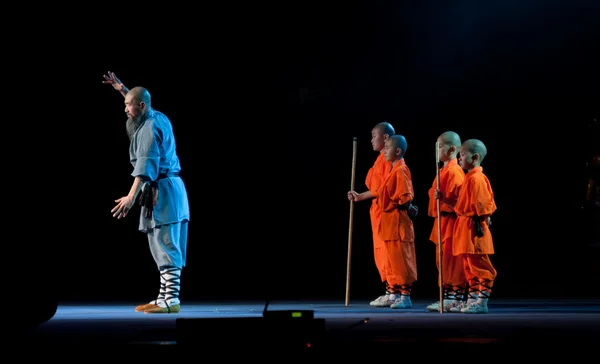 Zobrazit čarovná moc shaolinských mnichů z Číny — Stock fotografie