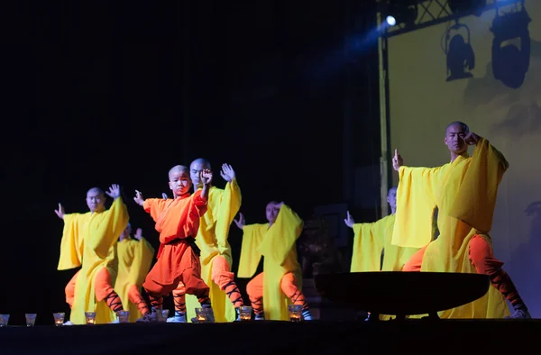 Mostrar los poderes místicos de los monjes Shaolin de China —  Fotos de Stock