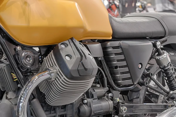 Cierre el motor de la motocicleta nueva, foto de interior . —  Fotos de Stock