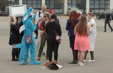 Animefest, anime kongre konuşan ziyaretçiler