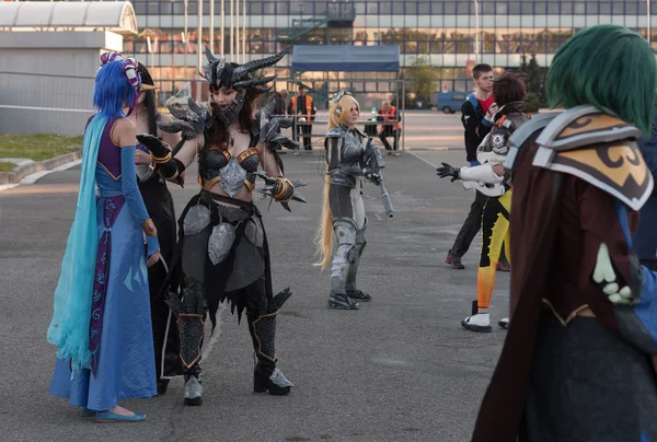 Cosplayer vestido como el personaje Neltharion, Deathwing — Foto de Stock