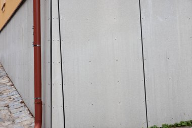 Ahşap elyaflı çimento tahtasından havalandırmalı cephe.. 