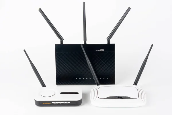 Drei Wlan Router Drahtlose Geräte Mit Einer Zwei Und Drei — Stockfoto