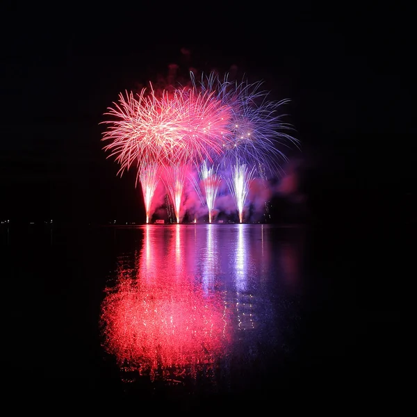 Feuerwerk - ignis brunensis in der Tschechischen Republik in brno 18.6.2014 — Stockfoto