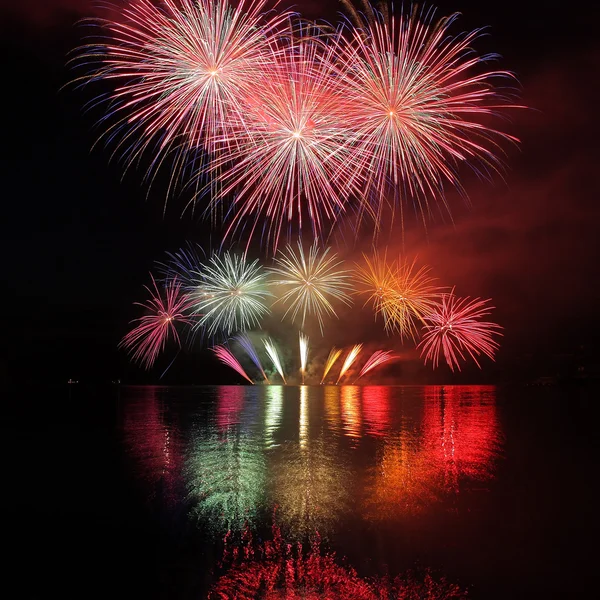 Feuerwerk - ignis brunensis in der Tschechischen Republik in brno 18.6.2014 — Stockfoto