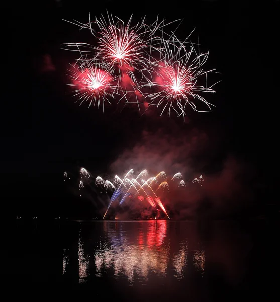 Feuerwerk - ignis brunensis in der Tschechischen Republik in brno 18.6.2014 — Stockfoto