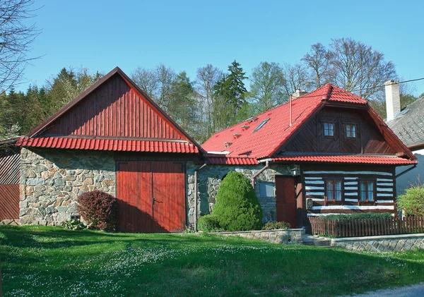 Классический чешский деревянный дом — стоковое фото