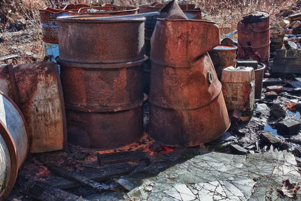 Groep van vaten met giftig afval — Stockfoto