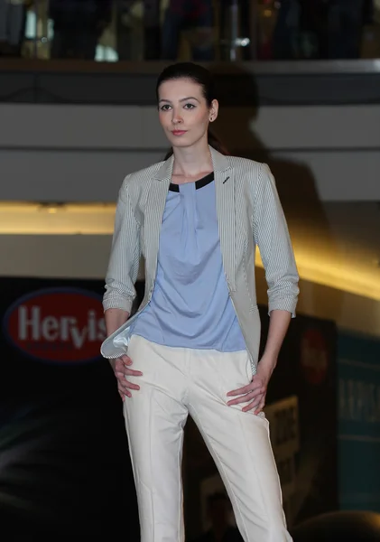 Brno,Czech Republic-March 20,2015: Model walking on fashion show — Stock Photo, Image
