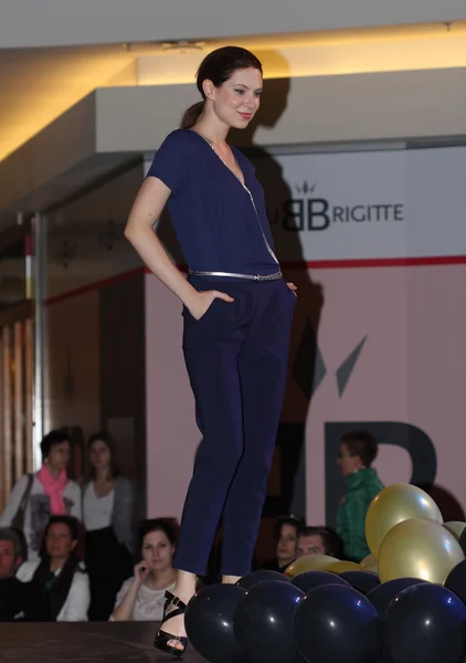 브르노, 체코 공화국-3 월 20,2015: 모델 패션쇼에 산책 — 스톡 사진