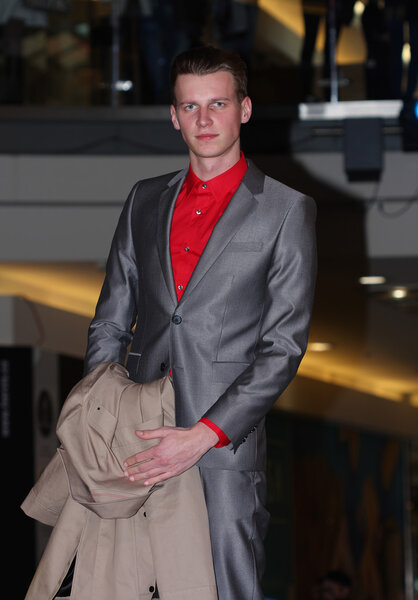 Брно, Чехия-20.03.2015: Модельная прогулка на показе мод
