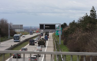 Brno, Çek Cumhuriyeti-Mart 30, 2015:Dragoon Ride - bize ordu konvoyu 