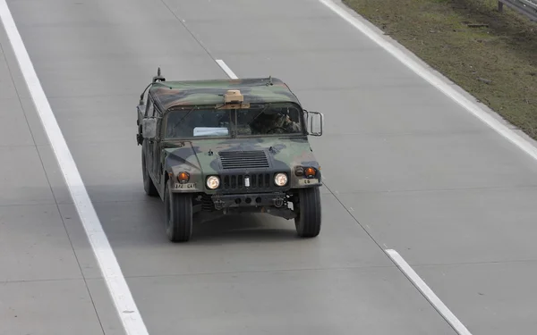 Brno, Republika Czeska-marzec 30, 2015:Dragoon jazdy - nas konwój wojska — Zdjęcie stockowe