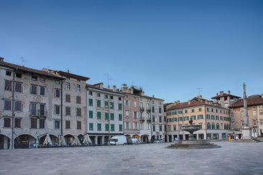 Piazza san Giacomo Udine, İtalya, gündoğumu zaman.