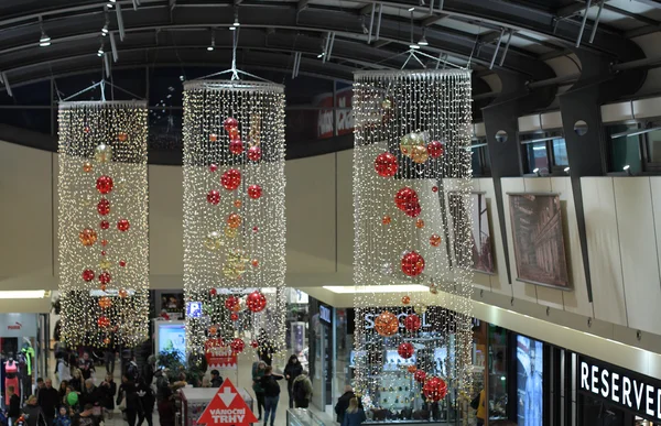 圣诞装饰品在购物中心画廊 Vankovka — 图库照片