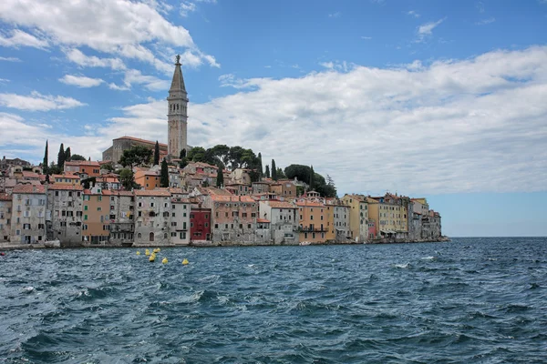 Cidade velha Rovinj na Croácia no dia de verão — Fotografia de Stock