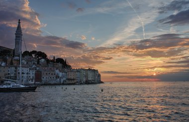 Bağlantı noktası, Rovinj günbatımı zamanı Hırvatistan