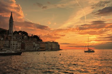 Bağlantı noktası, Rovinj günbatımı zamanı Hırvatistan