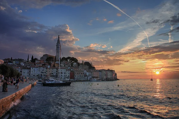 Portu Rovinj w czas zachodu słońca w Chorwacji — Zdjęcie stockowe