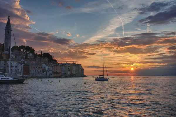Puerto de Rovinj en la hora de la puesta del sol en Croacia —  Fotos de Stock