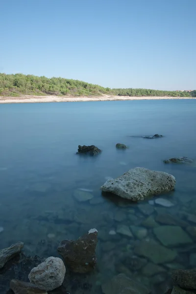 Rocky coast and clear sea water in the  summer morning in Croati — Stock Photo, Image