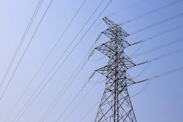 Transmisión Electricidad Pilón Silueta Contra Cielo Azul Fotos de stock libres de derechos