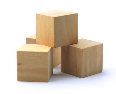 Beyaz arkaplanda tahta bloklar