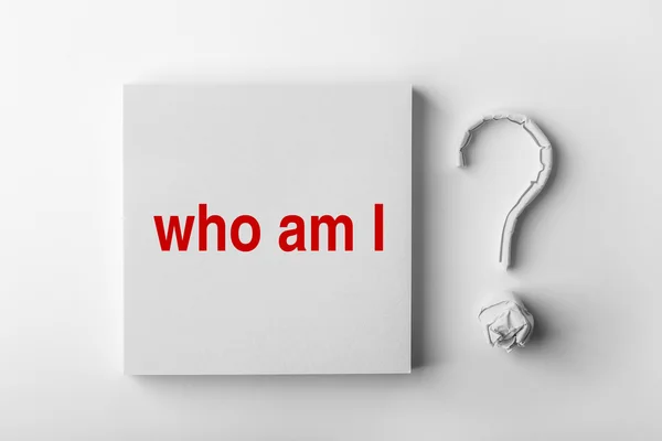 Texto Quem sou eu e ponto de interrogação — Fotografia de Stock