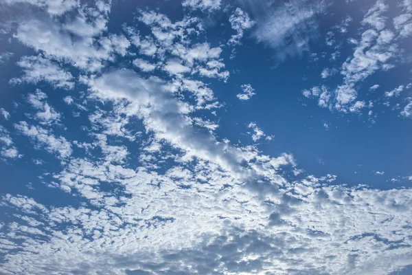 Himmel och moln — Stockfoto