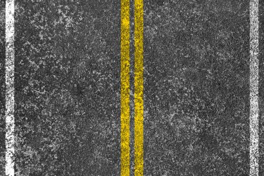 asfalt yol ile sarı çizginin