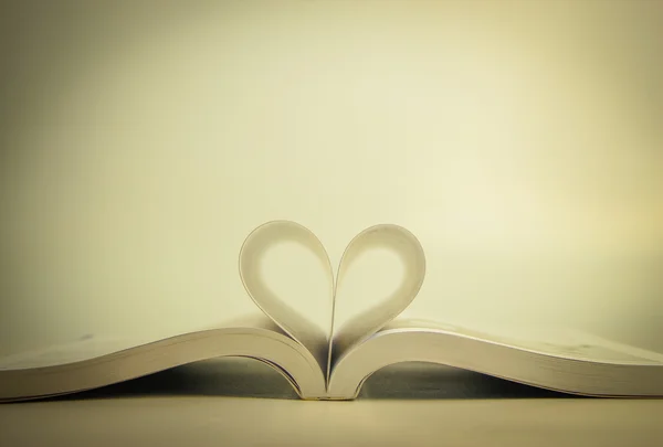 Opened book with heart page — Stock Photo, Image