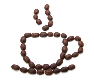 Kahve fincanı kahve çekirdekleri üzerine beyaz izole tarafından yapılan