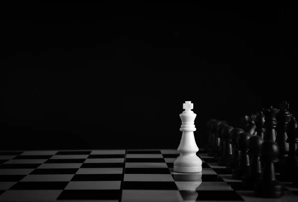 Шахматы против — стоковое фото
