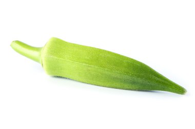 Taze bamya beyaz izole