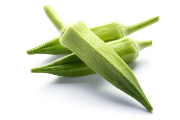 Okra fresco isolato su bianco — Foto Stock