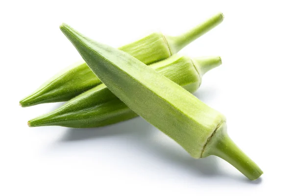 Verse okra geïsoleerd op wit — Stockfoto