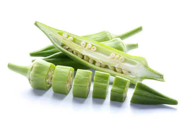 Okra fresco isolado em branco — Fotografia de Stock