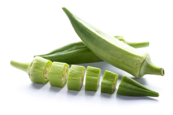 Okra fresco isolado em branco — Fotografia de Stock