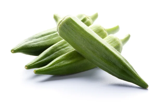 Okra fresco isolato su bianco — Foto Stock