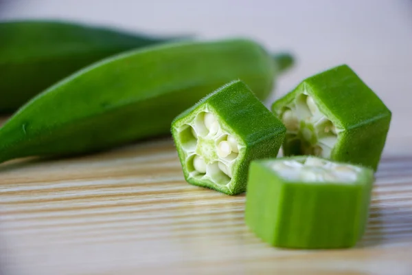 Čerstvá okra — Stock fotografie