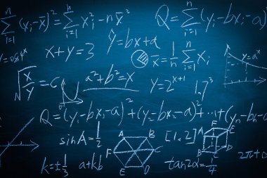 Kara tahta arka plan üzerinde matematik formülleri