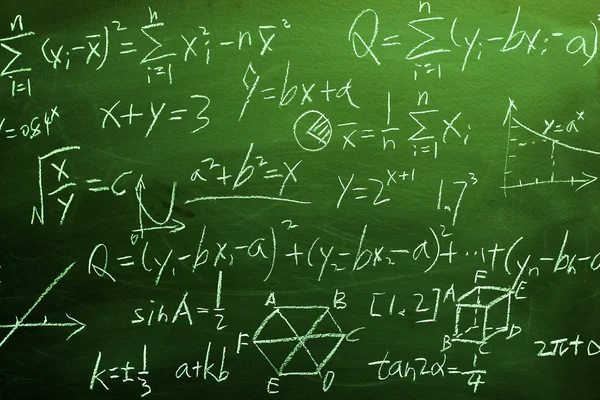 Fórmulas matemáticas sobre fondo de pizarra —  Fotos de Stock