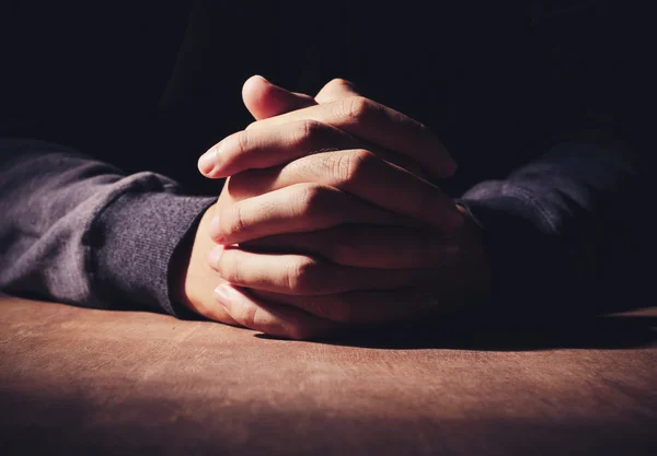 Τα χέρια του να προσεύχεται — Φωτογραφία Αρχείου